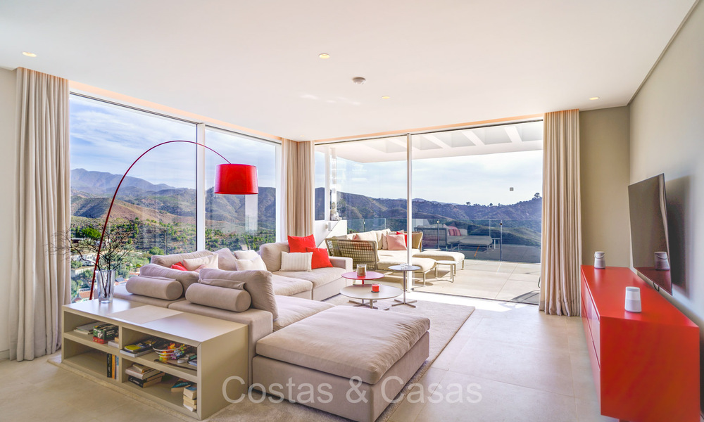 Prêt à emménager, appartement contemporain avec vue sur la mer à vendre dans une communauté fermée située sur les collines de Marbella 73467