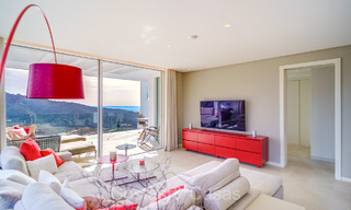 Prêt à emménager, appartement contemporain avec vue sur la mer à vendre dans une communauté fermée située sur les collines de Marbella 73468 