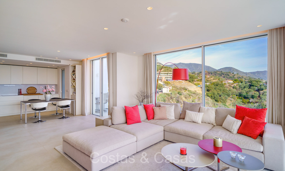 Prêt à emménager, appartement contemporain avec vue sur la mer à vendre dans une communauté fermée située sur les collines de Marbella 73469