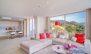 Prêt à emménager, appartement contemporain avec vue sur la mer à vendre dans une communauté fermée située sur les collines de Marbella 73469 