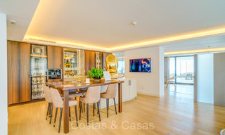 Prêt à emménager, appartement contemporain avec vue sur la mer à vendre dans une communauté fermée située sur les collines de Marbella 73485 