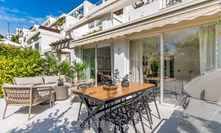 Appartement avec jardin rénové de qualité à vendre, adjacent à un parcours de golf de premier plan à La Quinta, Benahavis - Marbella 73560 