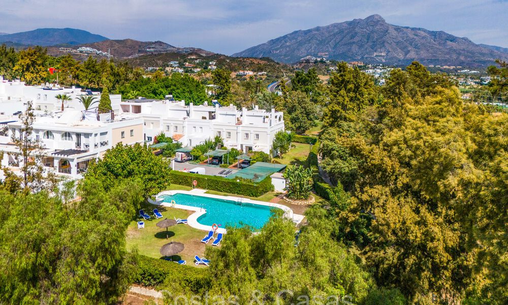 Appartement avec jardin rénové de qualité à vendre, adjacent à un parcours de golf de premier plan à La Quinta, Benahavis - Marbella 73570