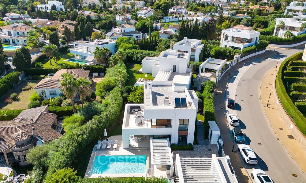 Belle villa de luxe moderne à vendre dans un quartier résidentiel privilégié sur le New Golden Mile entre Marbella et Estepona 73763