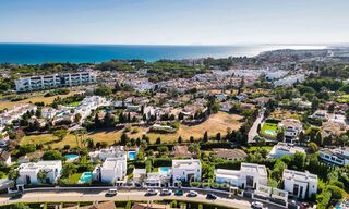 Belle villa de luxe moderne à vendre dans un quartier résidentiel privilégié sur le New Golden Mile entre Marbella et Estepona 73765 