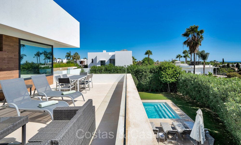 Belle villa de luxe moderne à vendre dans un quartier résidentiel privilégié sur le New Golden Mile entre Marbella et Estepona 73787