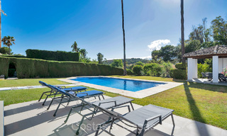 Spacieuse villa familiale de style méditerranéen à vendre, en première ligne de golf sur le New Golden Mile, Marbella - Benahavis 73632 