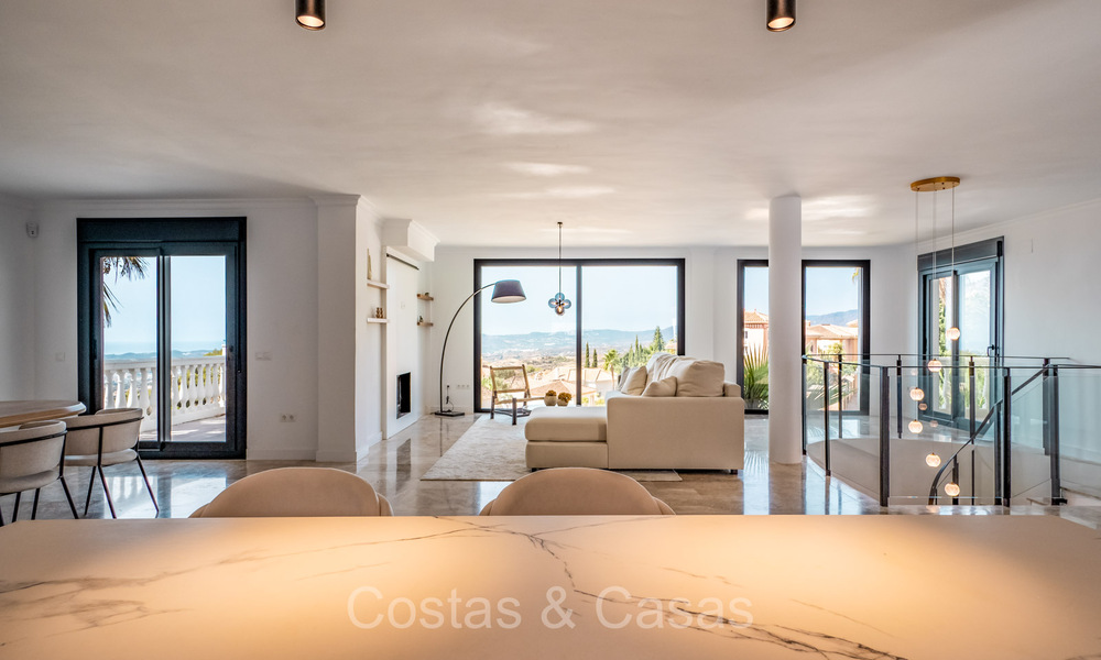 Belle villa contemporaine de style méditerranéen à vendre avec vue panoramique sur la mer dans les collines de Mijas, Costa del Sol 73652