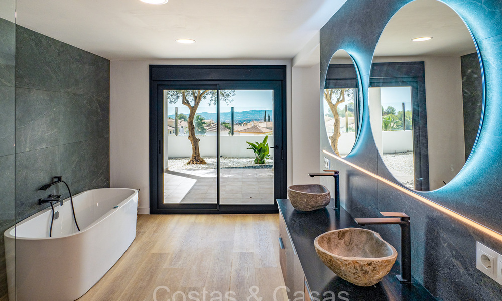 Belle villa contemporaine de style méditerranéen à vendre avec vue panoramique sur la mer dans les collines de Mijas, Costa del Sol 73676