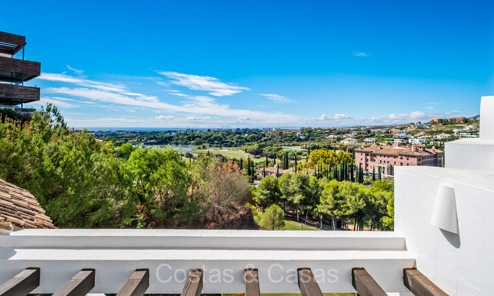 Penthouse moderne en première ligne de golf avec de belles vues sur le golf et la mer à vendre dans un complexe de golf 5* à Marbella - Benahavis 73682