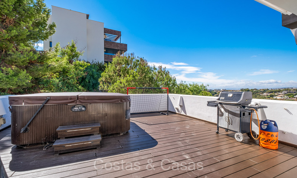 Penthouse moderne en première ligne de golf avec de belles vues sur le golf et la mer à vendre dans un complexe de golf 5* à Marbella - Benahavis 73697