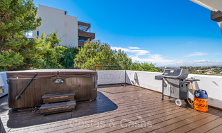 Penthouse moderne en première ligne de golf avec de belles vues sur le golf et la mer à vendre dans un complexe de golf 5* à Marbella - Benahavis 73697 