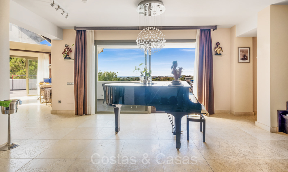 Penthouse moderne en première ligne de golf avec de belles vues sur le golf et la mer à vendre dans un complexe de golf 5* à Marbella - Benahavis 73961