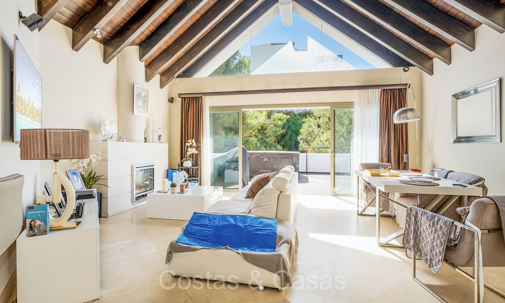 Penthouse moderne en première ligne de golf avec de belles vues sur le golf et la mer à vendre dans un complexe de golf 5* à Marbella - Benahavis 73965