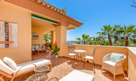 Appartement de 3 chambres à vendre à quelques pas de Puerto Banus et de la plage dans une urbanisation fermée à Nueva Andalucia, Marbella 73707