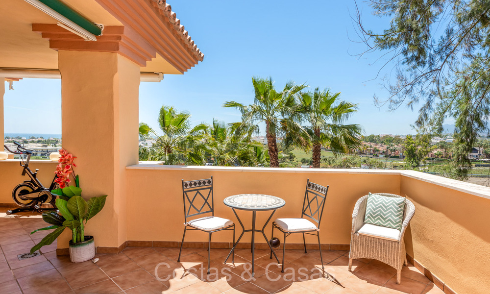 Appartement de 3 chambres à vendre à quelques pas de Puerto Banus et de la plage dans une urbanisation fermée à Nueva Andalucia, Marbella 73708