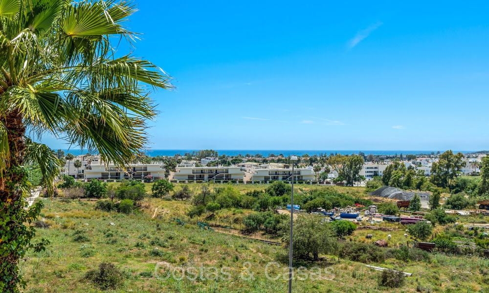 Appartement de 3 chambres à vendre à quelques pas de Puerto Banus et de la plage dans une urbanisation fermée à Nueva Andalucia, Marbella 73710