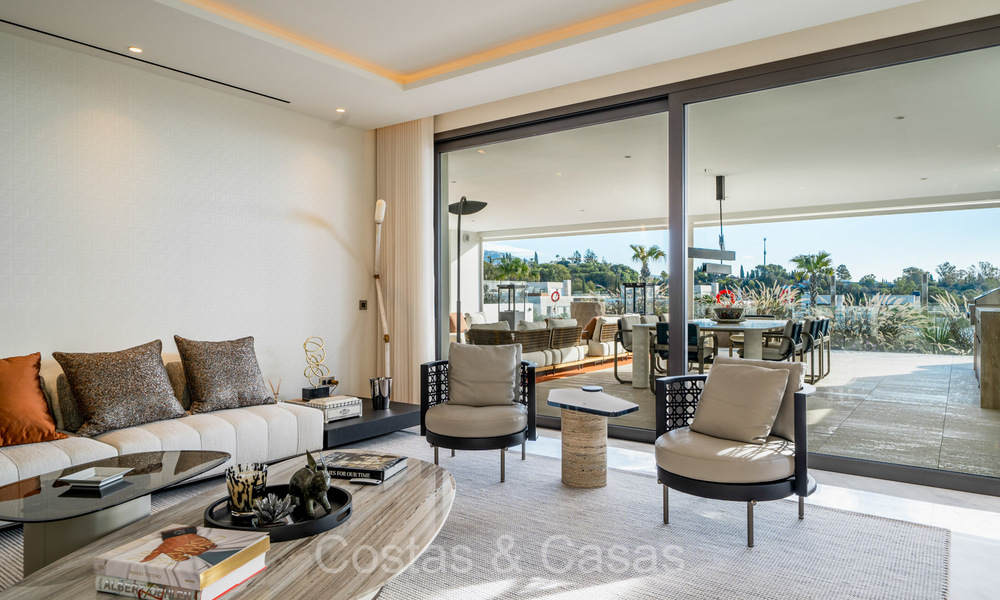 Prêt à emménager, prestigieux appartement duplex à vendre dans un complexe résidentiel chic de style resort sur le Golden Mile de Marbella 73862