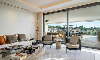 Prêt à emménager, prestigieux appartement duplex à vendre dans un complexe résidentiel chic de style resort sur le Golden Mile de Marbella 73862 