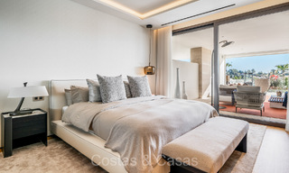 Prêt à emménager, prestigieux appartement duplex à vendre dans un complexe résidentiel chic de style resort sur le Golden Mile de Marbella 73863 