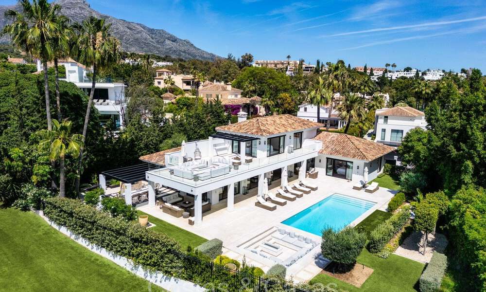 Villa méditerranéenne moderne luxueusement rénovée à vendre, en première ligne de golf à Nueva Andalucia, Marbella 73874