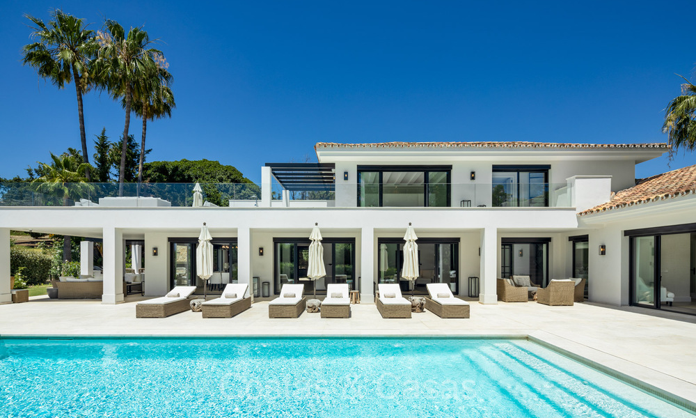 Villa méditerranéenne moderne luxueusement rénovée à vendre, en première ligne de golf à Nueva Andalucia, Marbella 73877