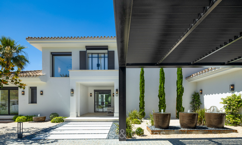 Villa méditerranéenne moderne luxueusement rénovée à vendre, en première ligne de golf à Nueva Andalucia, Marbella 73879