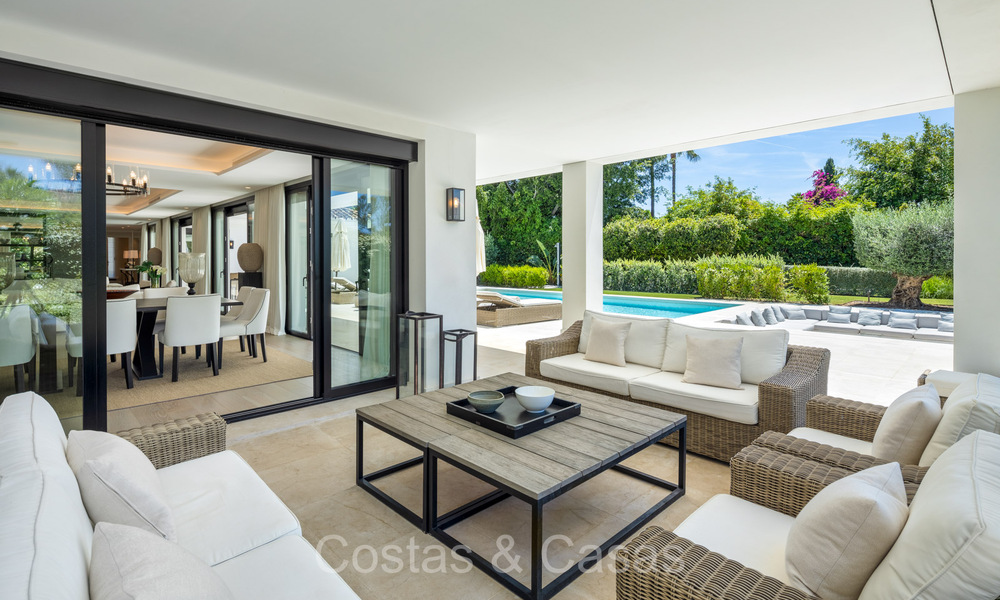 Villa méditerranéenne moderne luxueusement rénovée à vendre, en première ligne de golf à Nueva Andalucia, Marbella 73899