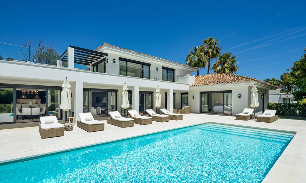 Villa méditerranéenne moderne luxueusement rénovée à vendre, en première ligne de golf à Nueva Andalucia, Marbella 73901