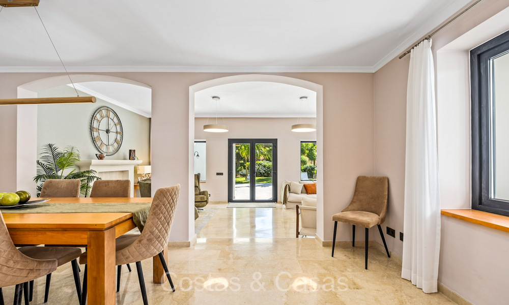 Villa de luxe méditerranéenne à vendre avec une apparence charmante et intemporelle à Benahavis - Marbella 73910