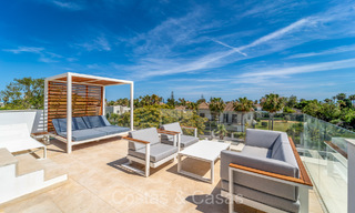 Villa de luxe élégante et moderne à vendre à quelques pas de la plage sur le New Golden Mile entre Marbella et Estepona 73949 