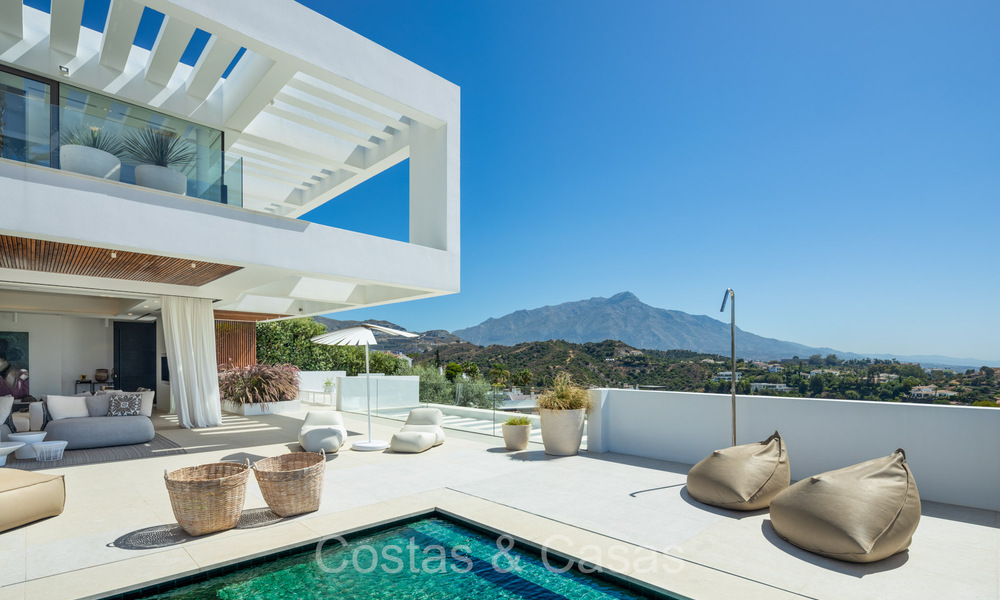 Majestueuse villa design avec une architecture de pointe à vendre à La Quinta, Benahavis - Marbella 74008