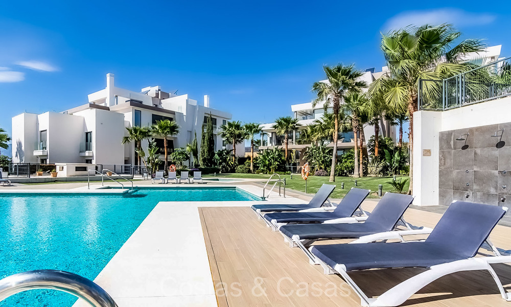 Luxueux appartement avec jardin à vendre à Cabopino, à l'est du centre de Marbella 74077