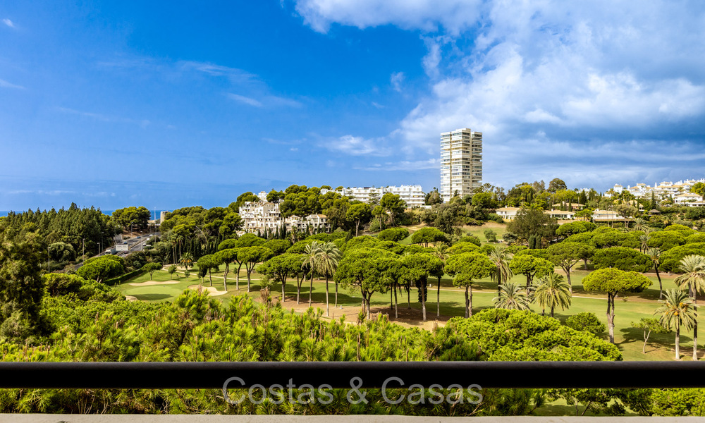 Appartement spacieux avec vue spectaculaire sur le golf et la mer, à quelques pas de la plage à l'est de Marbella 74091