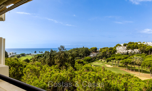 Appartement spacieux avec vue spectaculaire sur le golf et la mer, à quelques pas de la plage à l'est de Marbella 74092