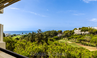 Appartement spacieux avec vue spectaculaire sur le golf et la mer, à quelques pas de la plage à l'est de Marbella 74092 