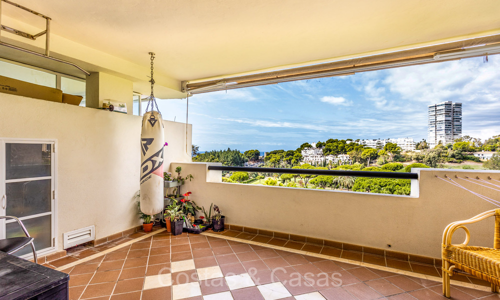 Appartement spacieux avec vue spectaculaire sur le golf et la mer, à quelques pas de la plage à l'est de Marbella 74097