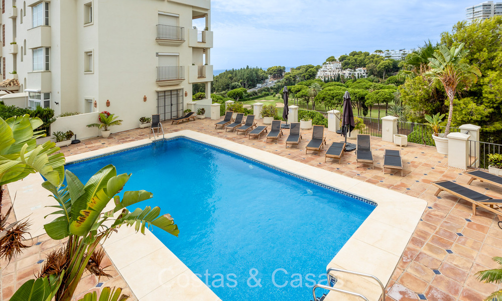 Appartement spacieux avec vue spectaculaire sur le golf et la mer, à quelques pas de la plage à l'est de Marbella 74108