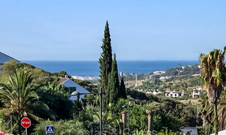 Villa moderniste de nouvelle construction à vendre dans une zone de golf près du centre d'Estepona 74178 