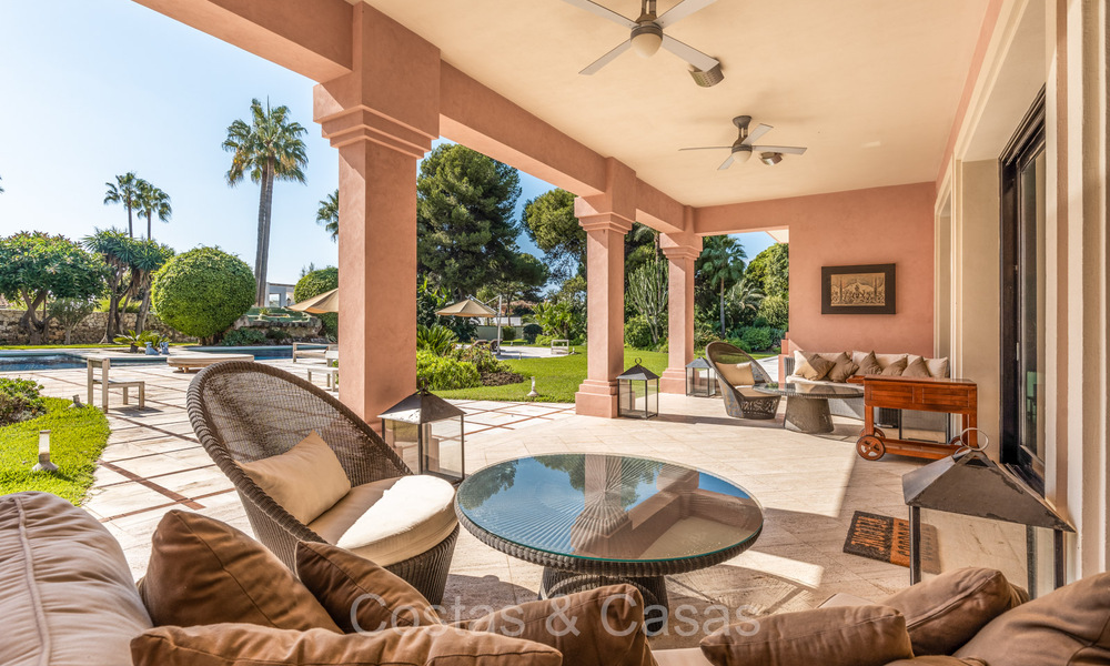 Impressionnante villa de luxe à vendre à deux pas de la plage sur le New Golden Mile entre Marbella et Estepona 74229