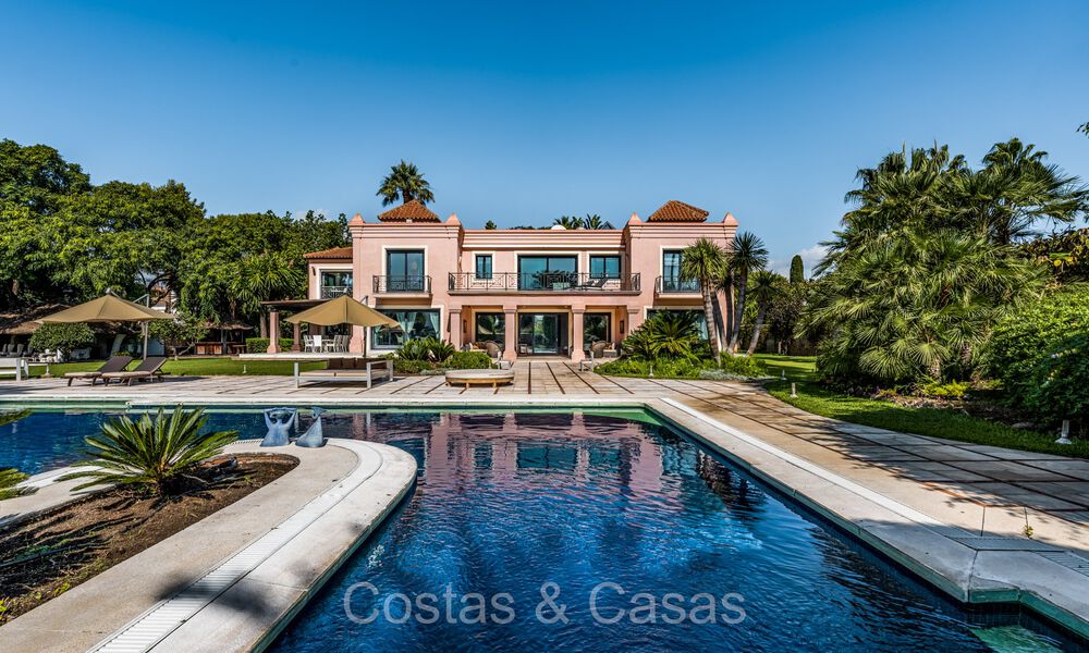 Impressionnante villa de luxe à vendre à deux pas de la plage sur le New Golden Mile entre Marbella et Estepona 74232