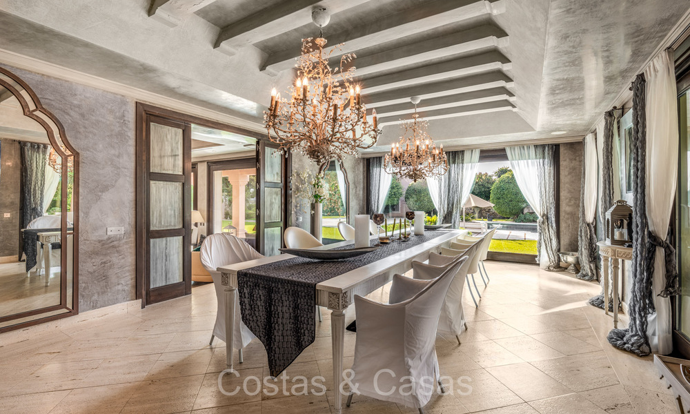 Impressionnante villa de luxe à vendre à deux pas de la plage sur le New Golden Mile entre Marbella et Estepona 74243