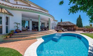 Villa familiale traditionnelle avec des vues impressionnantes à vendre dans une position élevée à Istan, Marbella 74318 