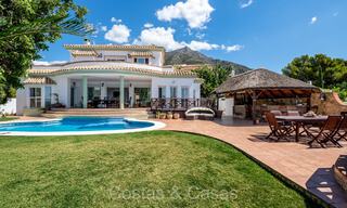 Villa familiale traditionnelle avec des vues impressionnantes à vendre dans une position élevée à Istan, Marbella 74319 