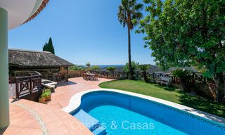 Villa familiale traditionnelle avec des vues impressionnantes à vendre dans une position élevée à Istan, Marbella 74323 