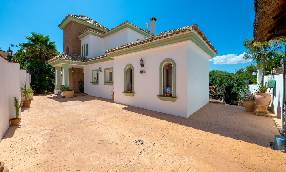 Villa familiale traditionnelle avec des vues impressionnantes à vendre dans une position élevée à Istan, Marbella 74324