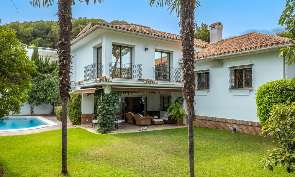 Charmante villa méditerranéenne à vendre à deux pas de la plage de Los Monteros, à l'est du centre de Marbella 74332