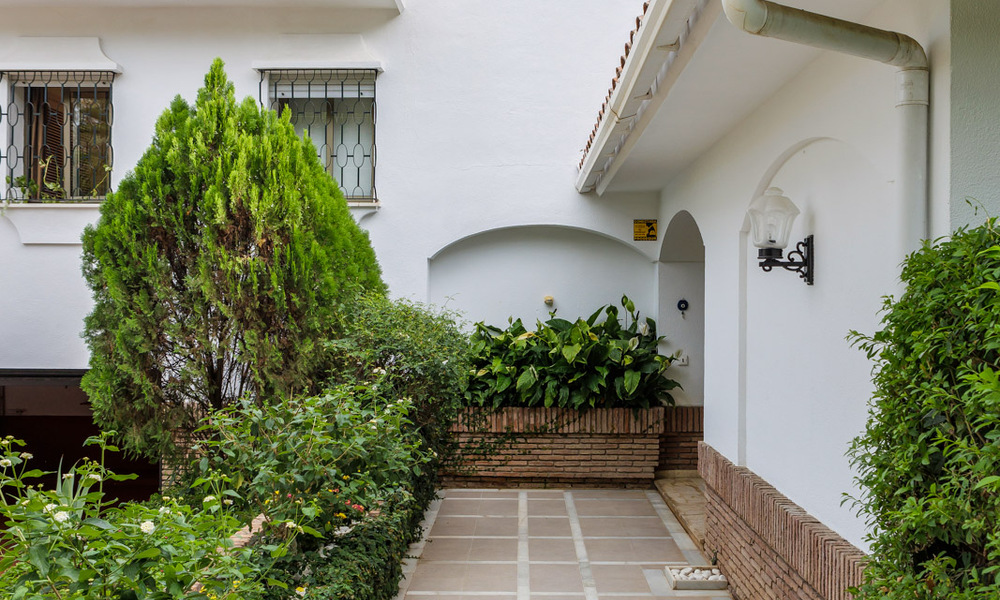 Charmante villa méditerranéenne à vendre à deux pas de la plage de Los Monteros, à l'est du centre de Marbella 74337