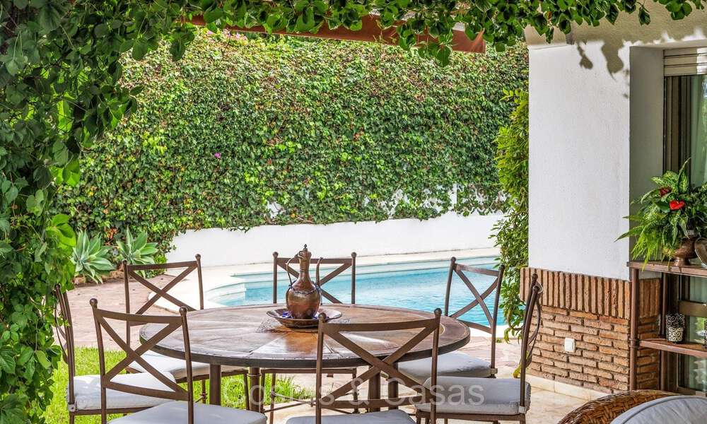 Charmante villa méditerranéenne à vendre à deux pas de la plage de Los Monteros, à l'est du centre de Marbella 74348