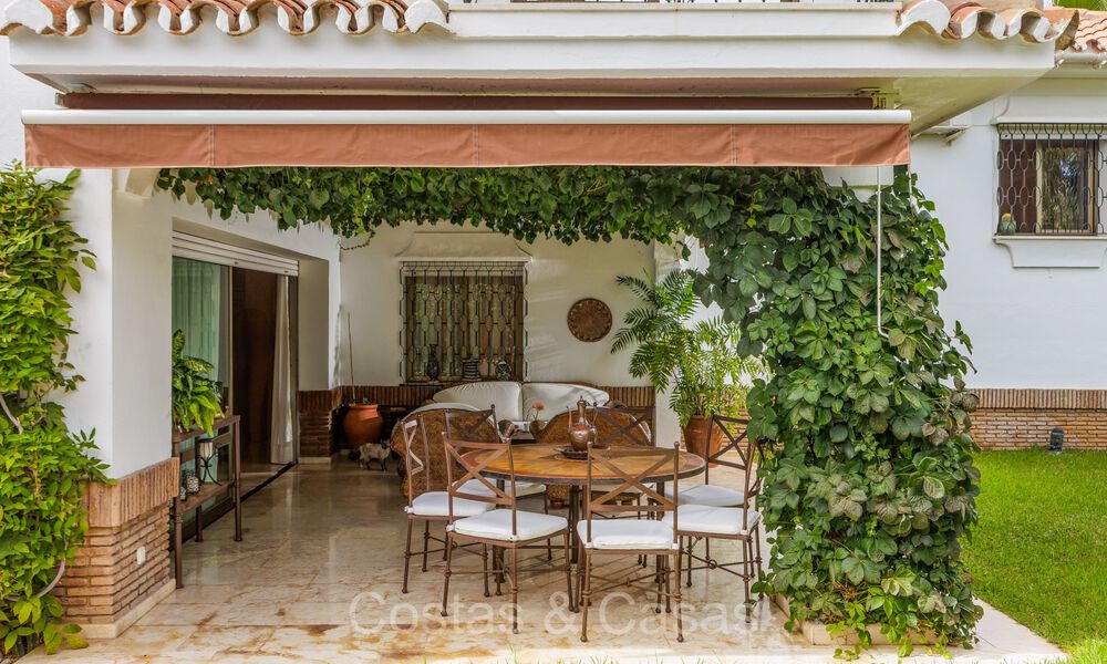 Charmante villa méditerranéenne à vendre à deux pas de la plage de Los Monteros, à l'est du centre de Marbella 74356